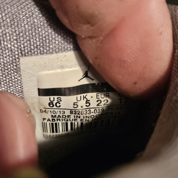 Jordan sneakers - Picture 6 of 6